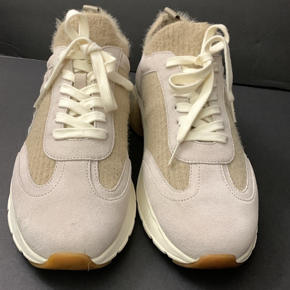 Tory Burch GOOD LUCK MOHAIR TRAINER
MOHAIR / KNIT CALCARE Sneakers in box $298 - Picture 9 of 17